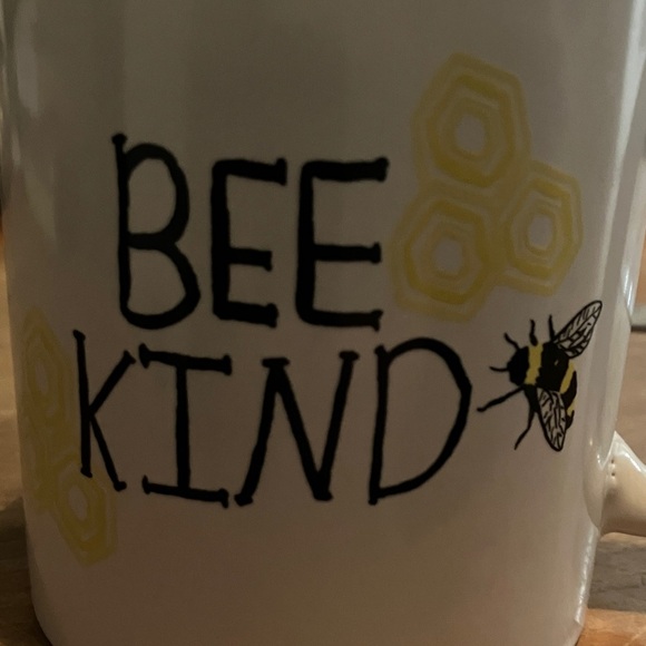 Royal Norfolk Bee Kind Mug with Yellow Accents - Picture 11 of 11